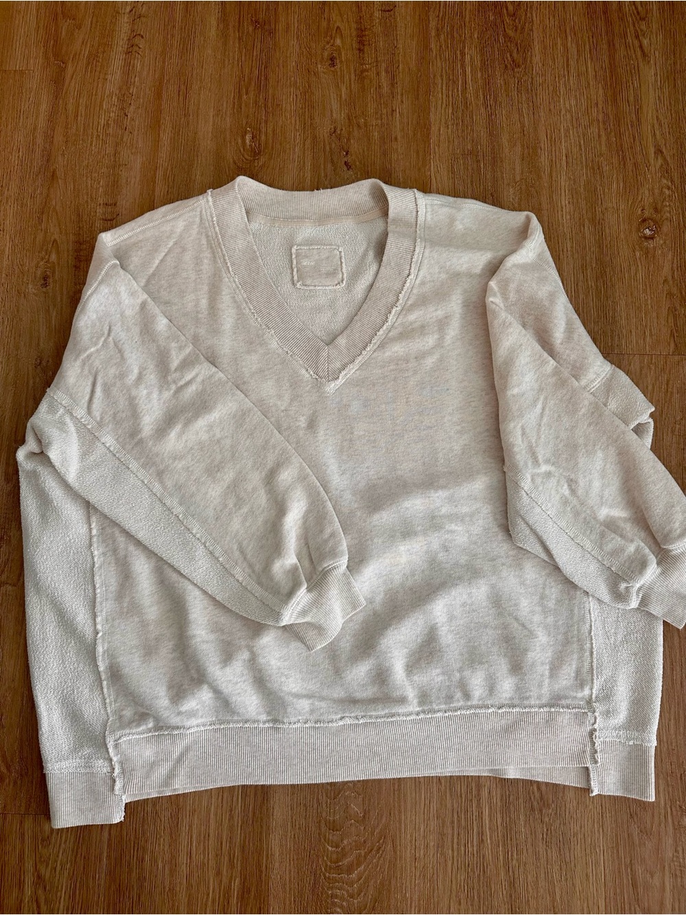 Aerie Women oversized V-Neck Lightweight Cream Sweater